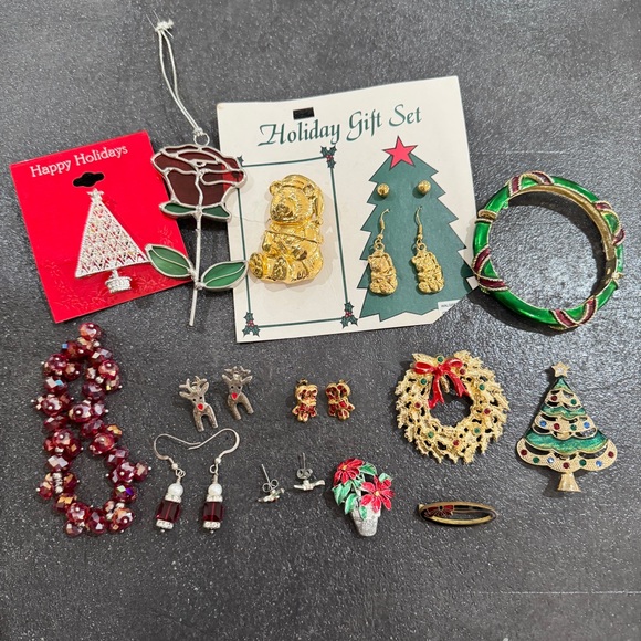 SOLD 13pc Bundle Lot - Vintage Christmas Jewelry Wreath Tree Reindeer Candy Cane - Picture 1 of 11